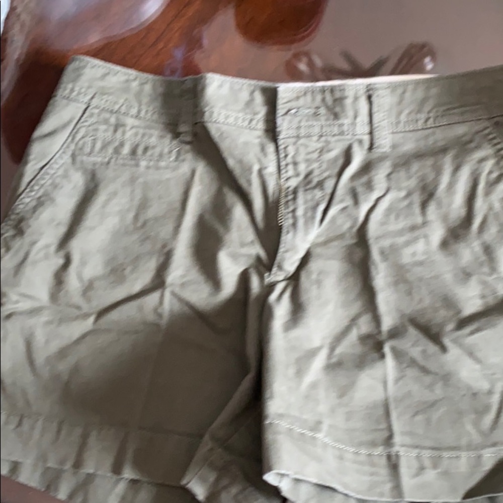 Shorts army green